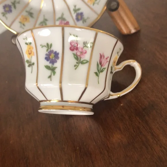 VINTAGE DEMITASSE CUP AND SAUCER SET BY FÜRSTENBURG - Picture 12 of 16